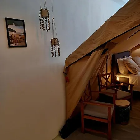 75m2 Indoor Glamping Scheveningen Апартаменты *