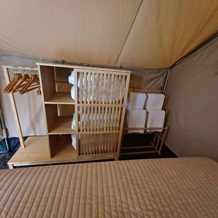 75m2 Indoor Glamping Scheveningen Апартаменты *