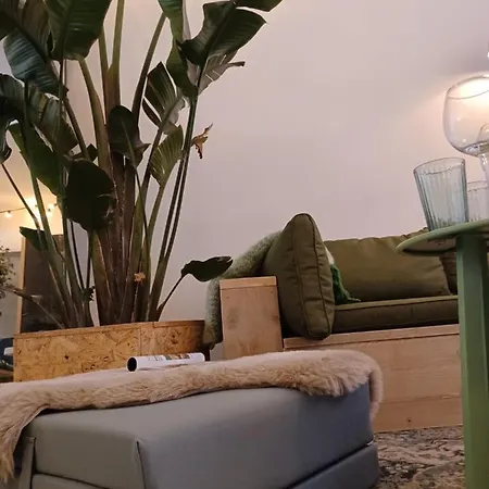 Апартаменты 75m2 Indoor Glamping Scheveningen *