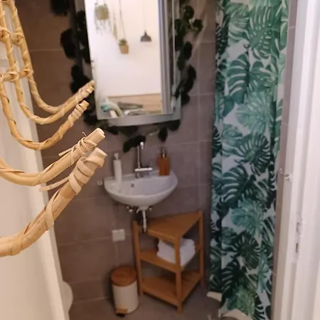 75m2 Indoor Glamping Scheveningen Апартаменты Гаага