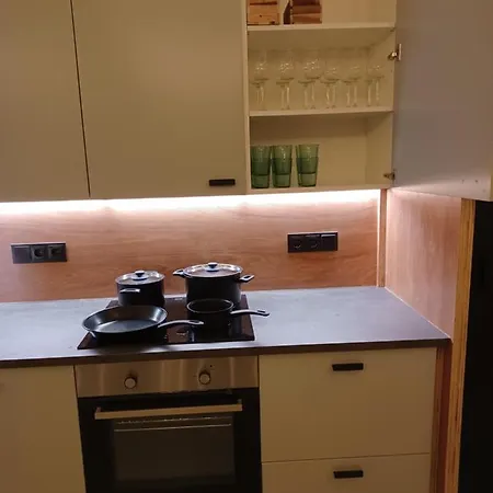 75m2 Indoor Glamping Scheveningen Апартаменты Гаага