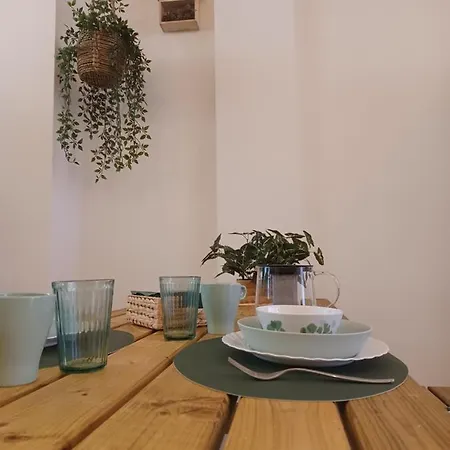 75m2 Indoor Glamping Scheveningen Апартаменты *