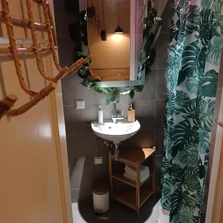Апартаменты 75m2 Indoor Glamping Scheveningen